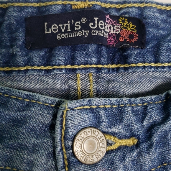 LEVI'S denim shorts - Picture 3 of 10